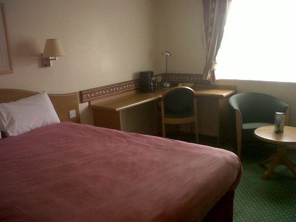 Falfield Days Inn Michaelwood M5 מראה חיצוני תמונה