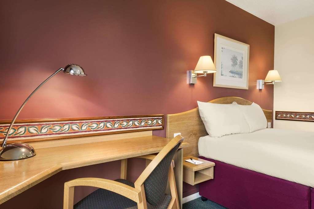 Falfield Days Inn Michaelwood M5 חדר תמונה