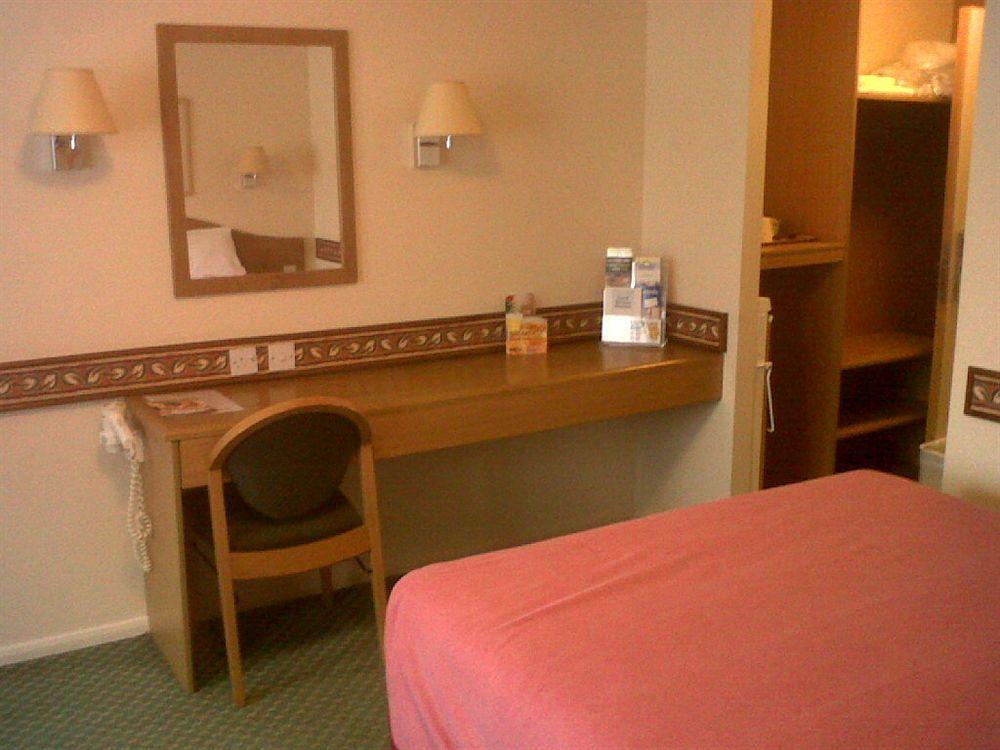 Falfield Days Inn Michaelwood M5 מראה חיצוני תמונה