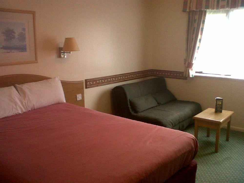 Falfield Days Inn Michaelwood M5 מראה חיצוני תמונה