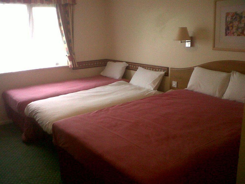 Falfield Days Inn Michaelwood M5 מראה חיצוני תמונה