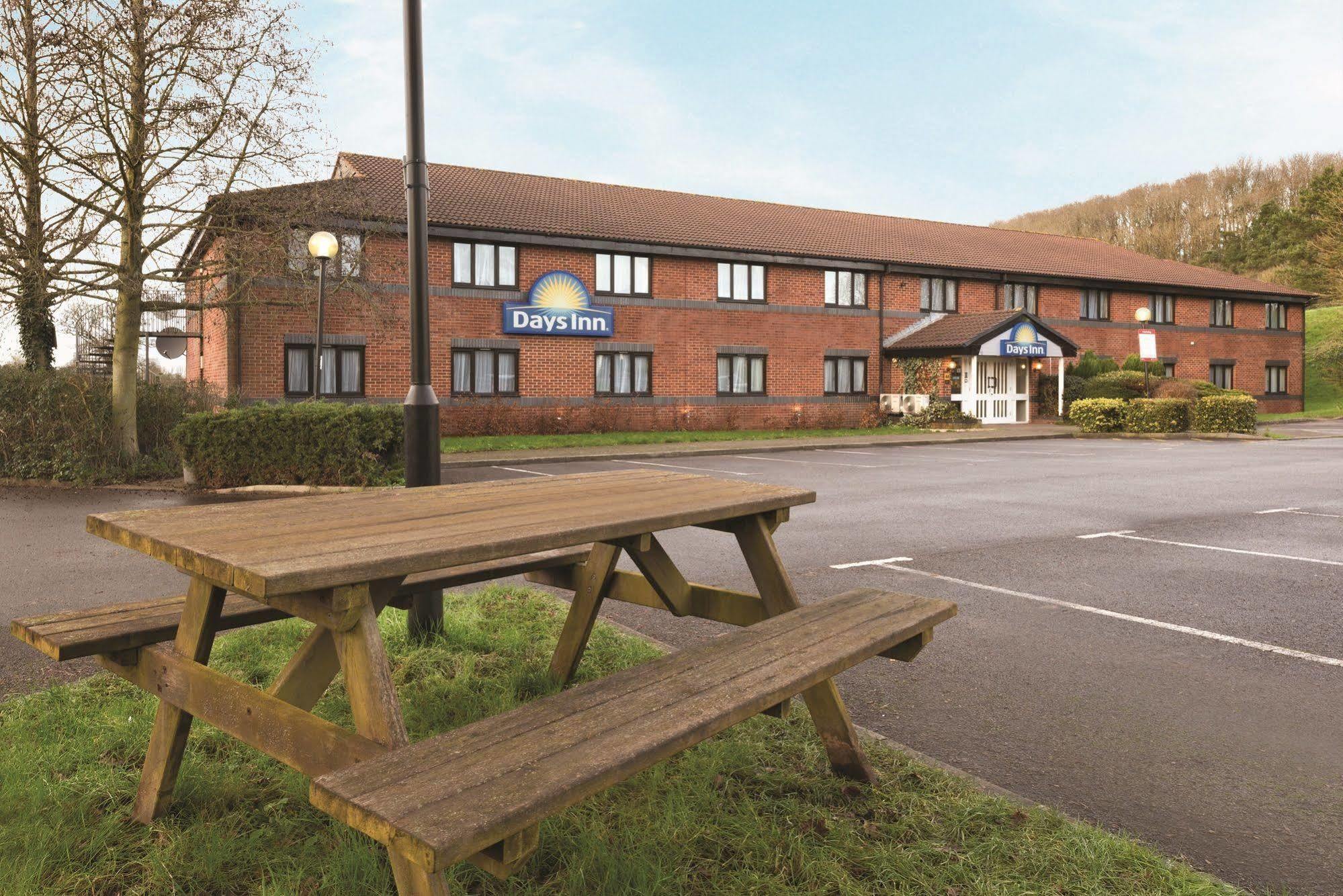 Falfield Days Inn Michaelwood M5 מראה חיצוני תמונה