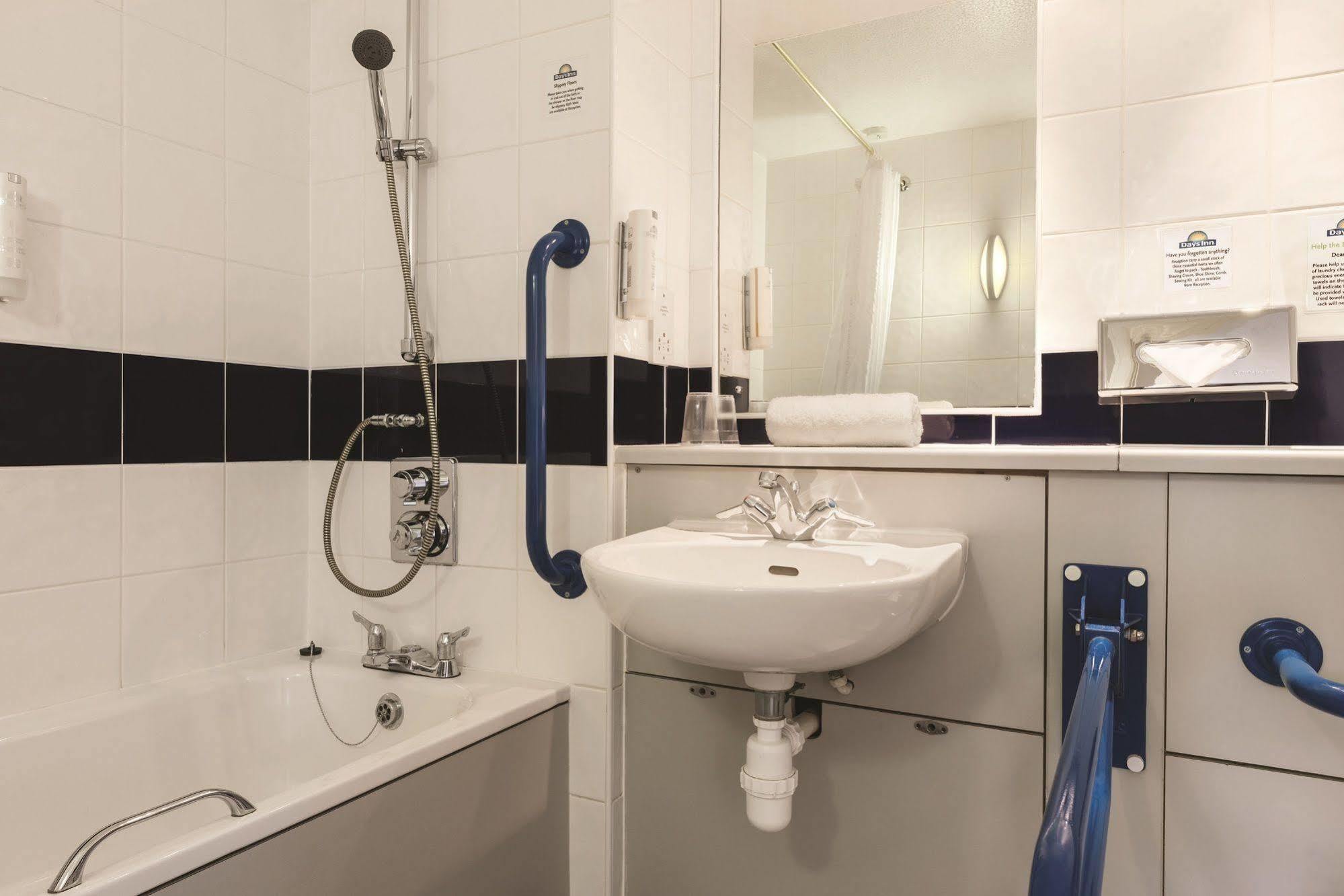 Falfield Days Inn Michaelwood M5 מראה חיצוני תמונה