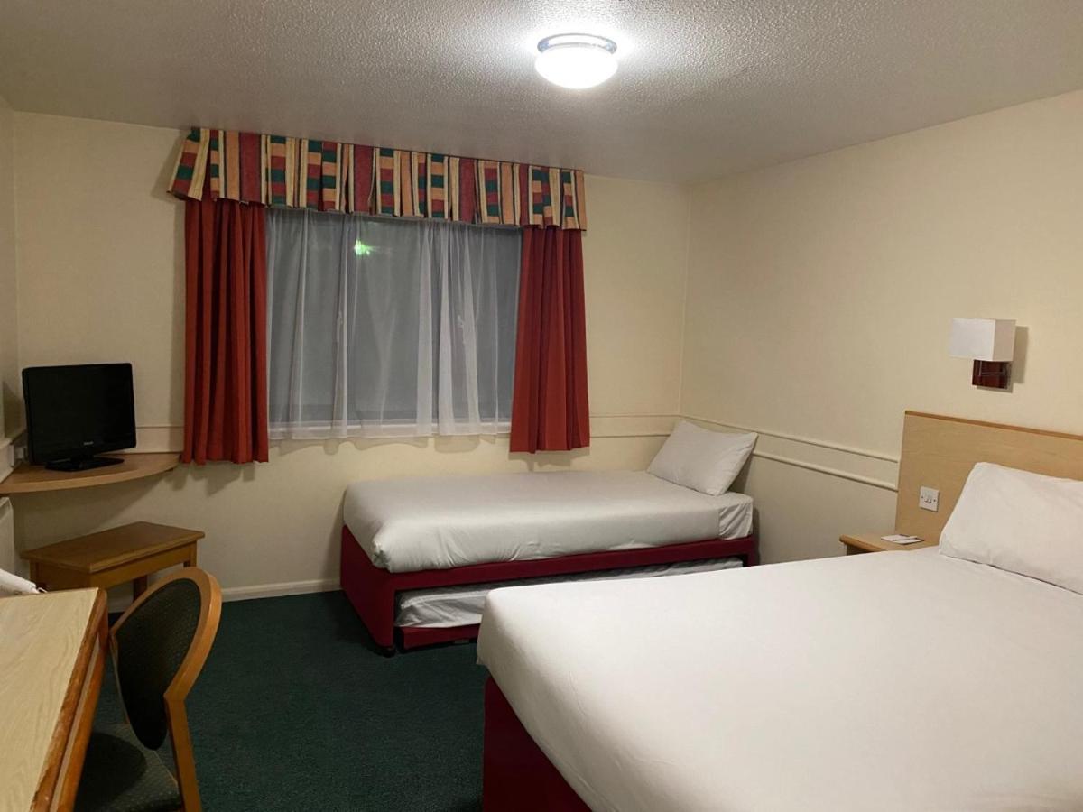Falfield Days Inn Michaelwood M5 מראה חיצוני תמונה