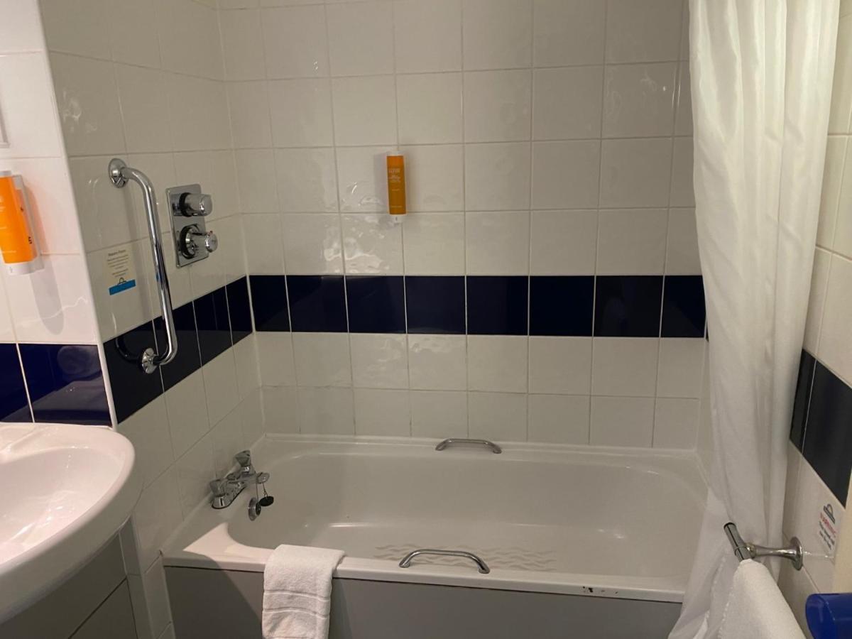 Falfield Days Inn Michaelwood M5 מראה חיצוני תמונה