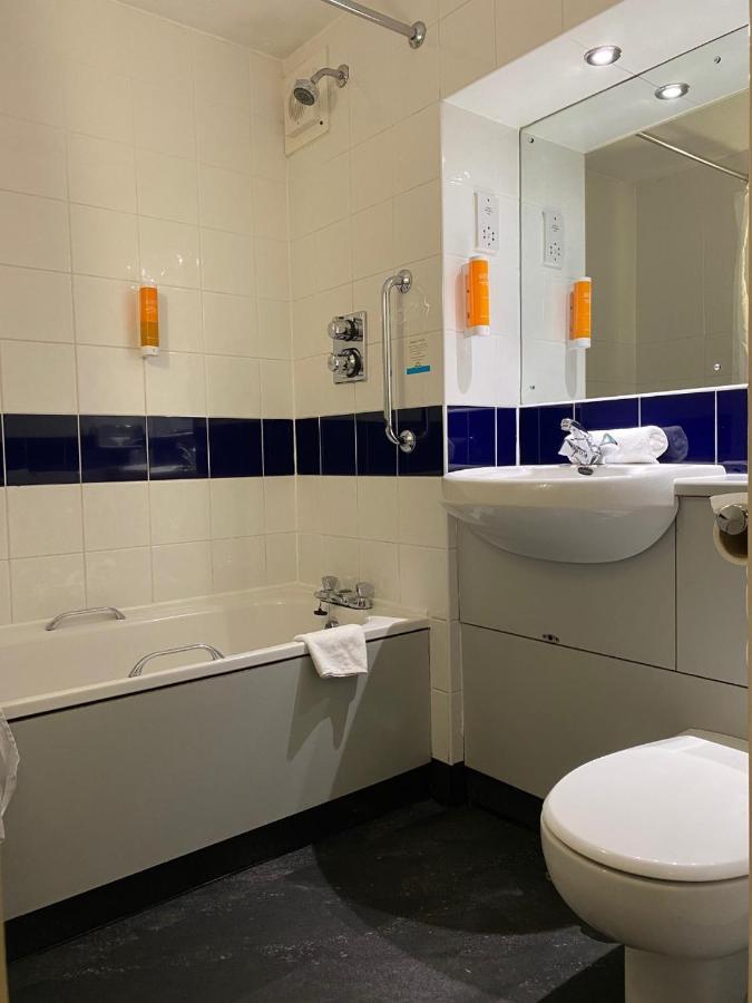 Falfield Days Inn Michaelwood M5 מראה חיצוני תמונה