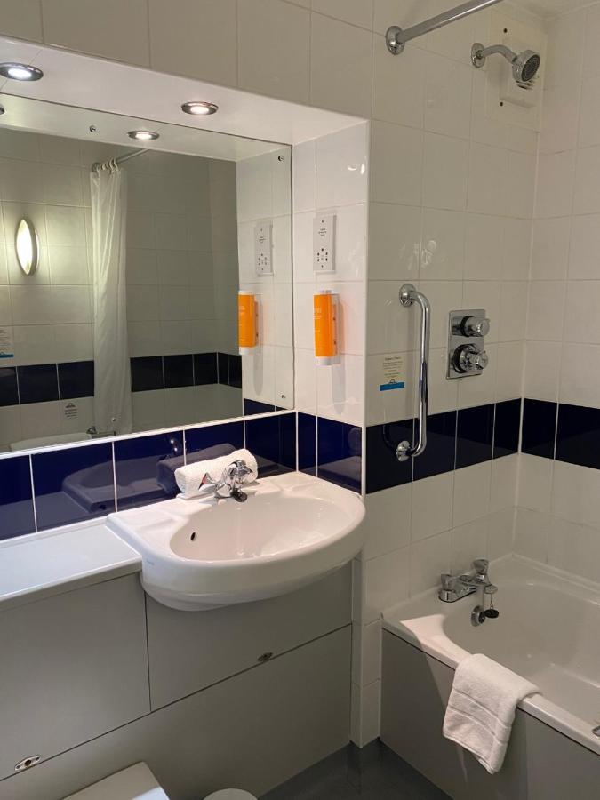 Falfield Days Inn Michaelwood M5 מראה חיצוני תמונה